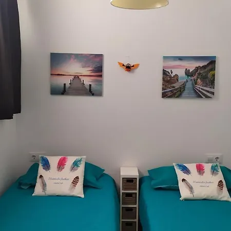 Island Paradise アパート アデヘ