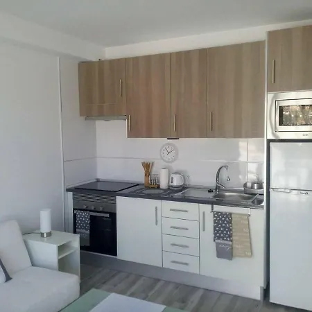 Island Paradise アパート アデヘ