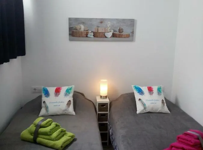 Island Paradise 아데제